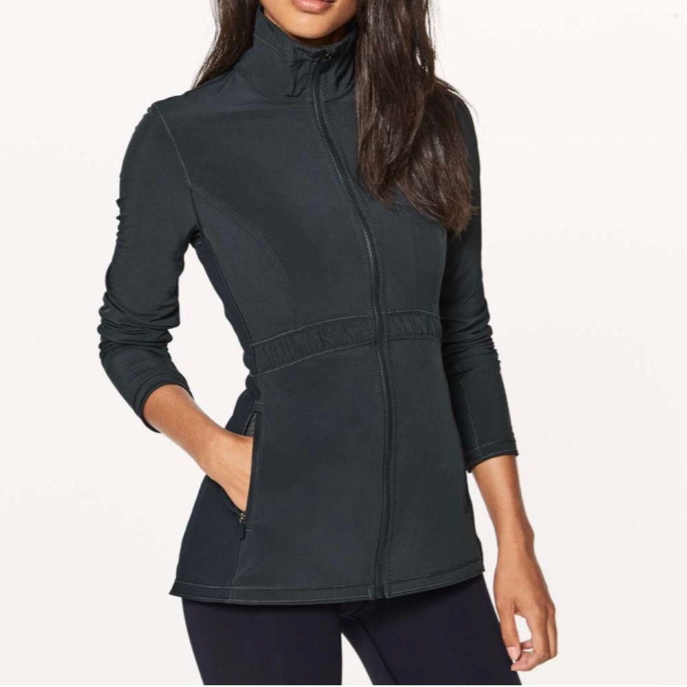 Lululemon Size 6/8 Round Trip Jacket Black Lined Body Slim Fit Ruched